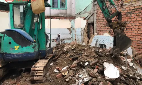 Dịch vụ đập phá tháo dỡ công trình tại Hóc Môn