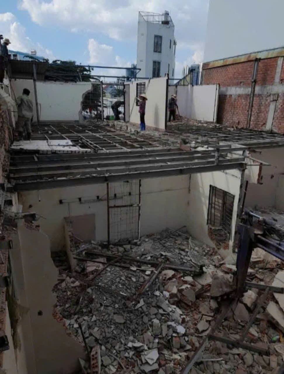 Tháo dỡ và thu mua xác nhà trọn gói ở quận Bình Thạnh