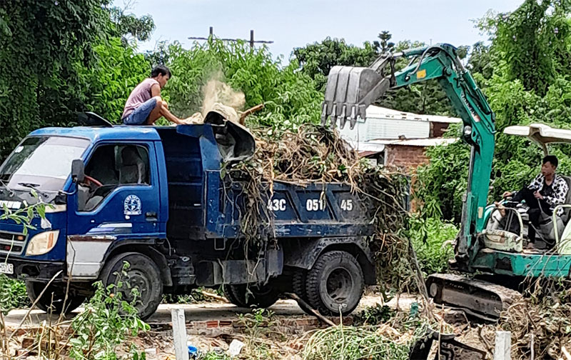 Chở sà bần công trình, xe vào được hẻm nhỏ