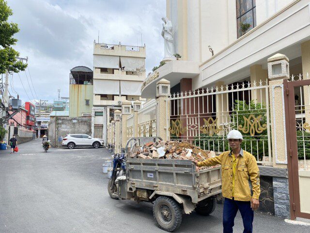Chở sà bần sau tháo dỡ, bàn giao trong ngày