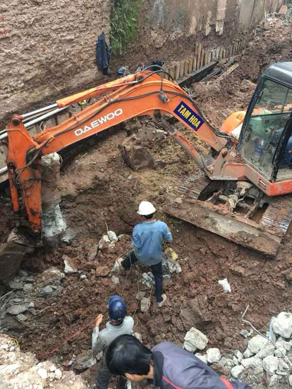 Đào móng nhà bằng xe cơ giới, nhanh và sạch