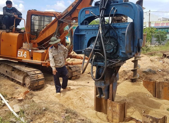 Ép cừ tấm sàn đúng kỹ thuật, bảo vệ móng nhà