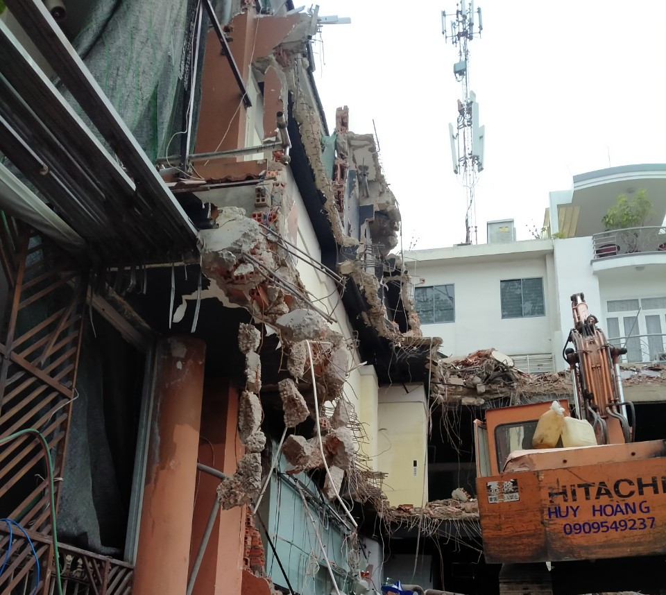 Thu mua xác nhà cũ giá cao, tháo dỡ trọn gói