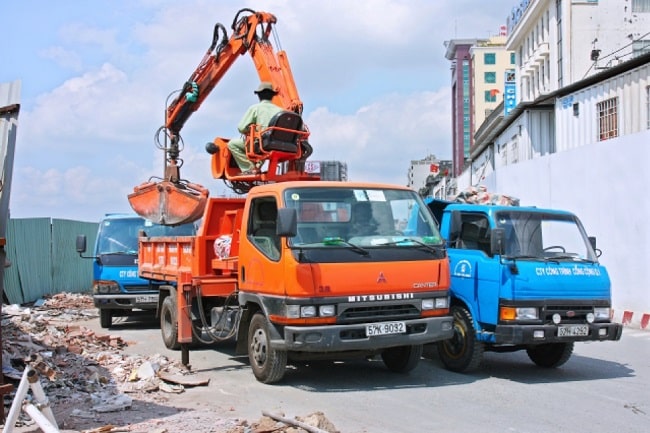 Vận chuyển sà bần sau xây dựng, xử lý trong ngày